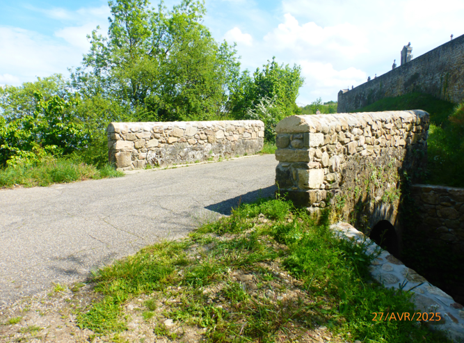 Rehausse mur en pierre