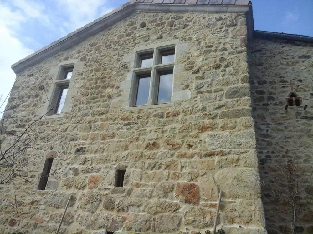 Façade (2)