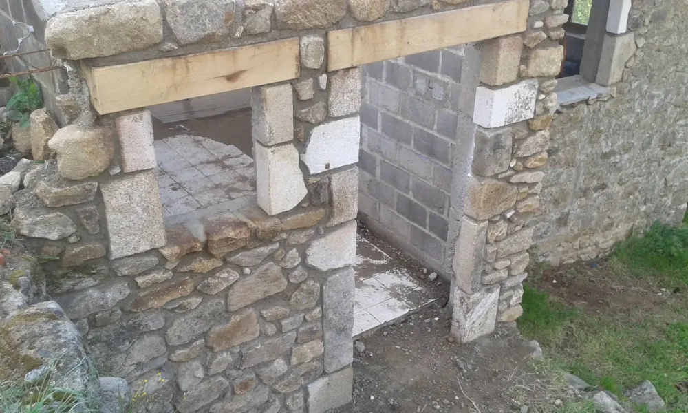 Mur en pierre près de Chavanay