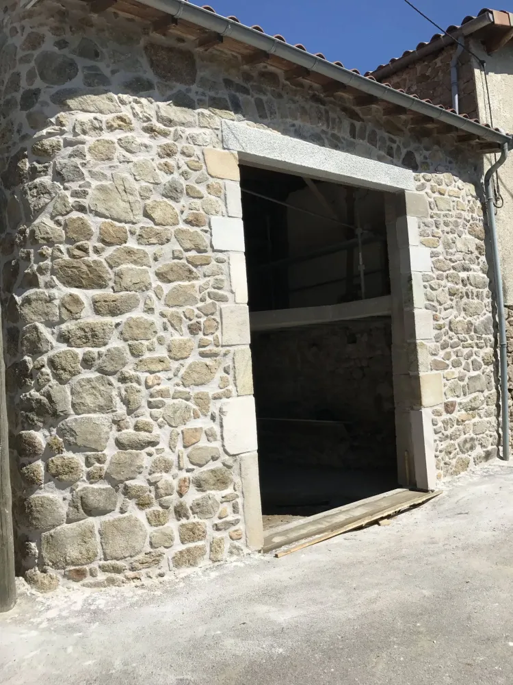 Façade en pierre près de Chavanay